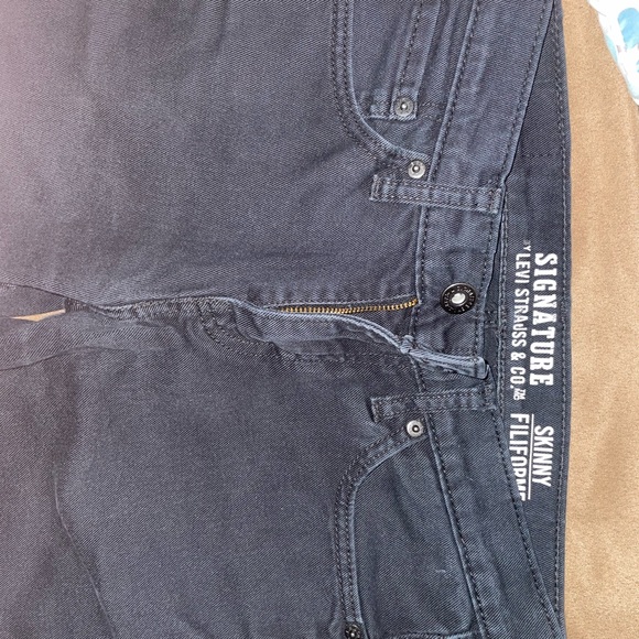 Black Levi skinny jeans - Picture 2 of 4